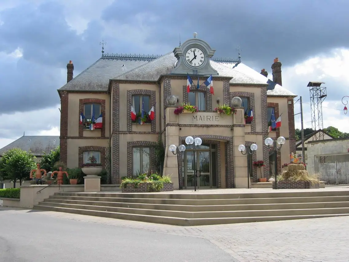 Façade de la mairie de Courtenay